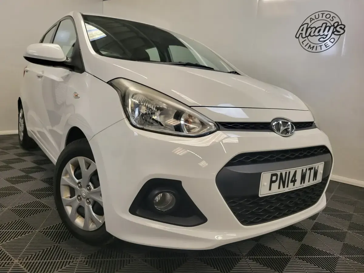Usado Hyundai i10 SE 67 HP (49 kW) 2014 Branco Citadino