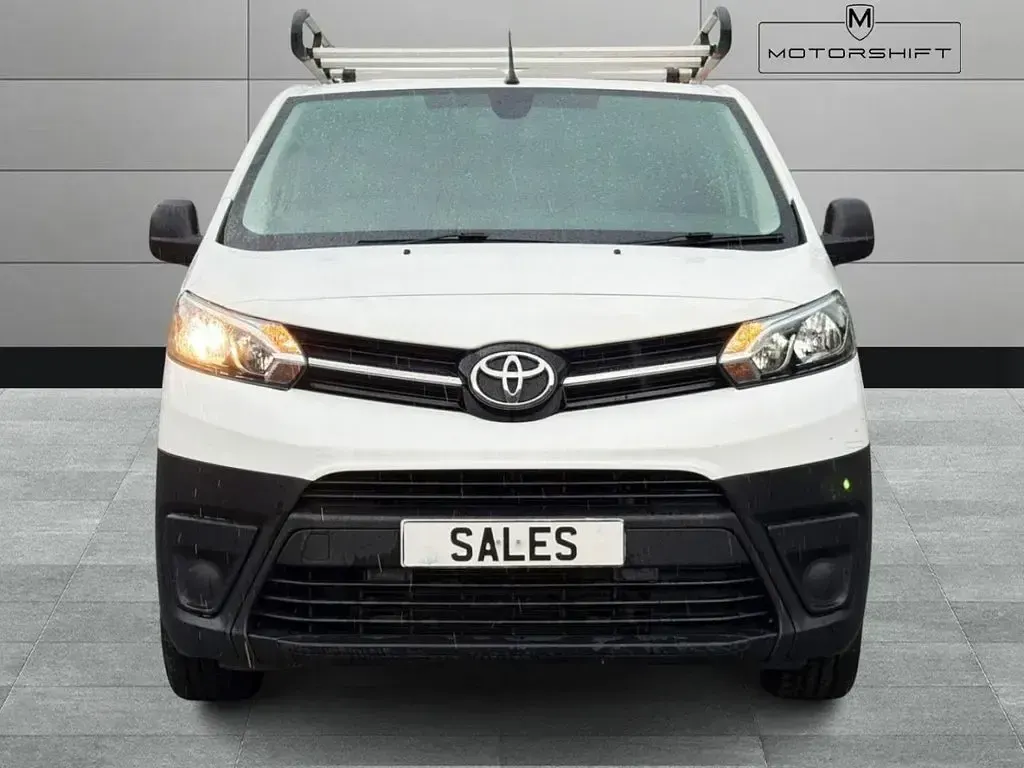 Used Toyota Proace 95 HP (69 kW) 2019 White MPV