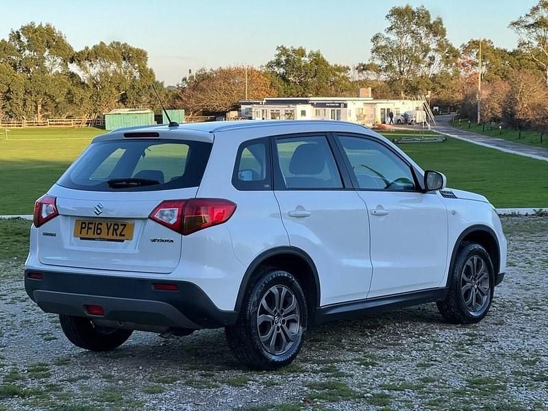 Used Suzuki Vitara SZ4 120 HP (88 kW) 2016 White SUV