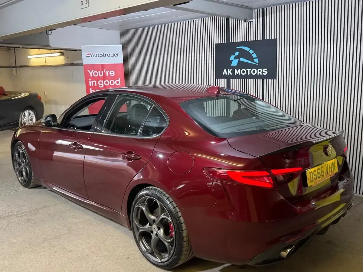 Used Alfa Romeo Giulia Super 200 HP (147 kW) 2016 Red Sedan