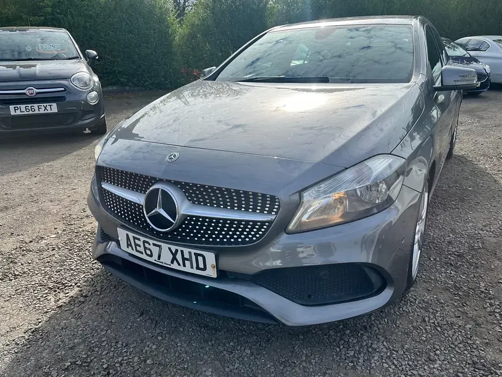 Usado Mercedes A200 Executive 2017 Cinzento Citadino