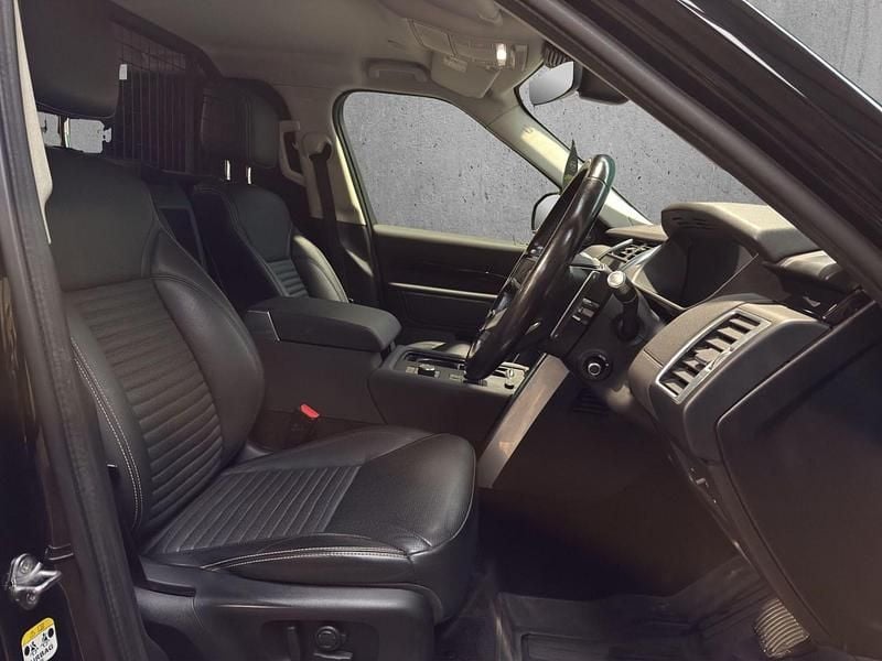 Used Land Rover Discovery 5 SE 2021 Black SUV