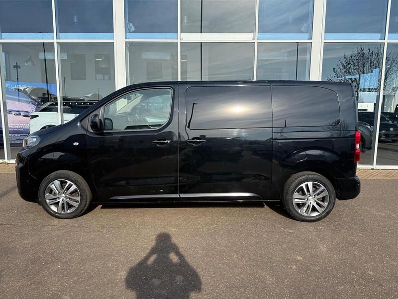 Used Peugeot Traveller Allure 143 HP (105 kW) 2022 Black MPV