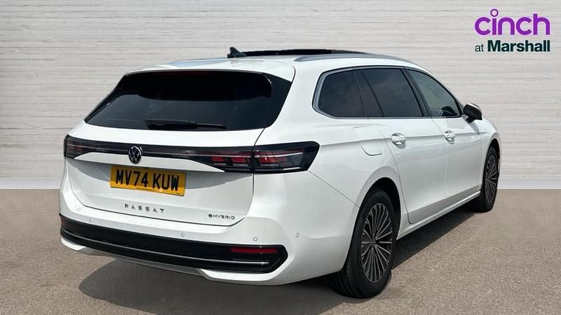 Used VW Passat Elegance 272 HP (200 kW) 2024 White  Estate