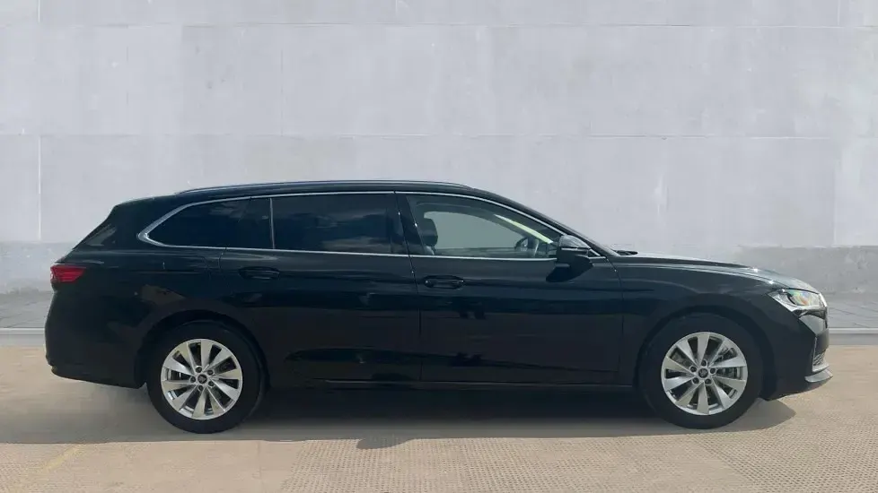 Used Skoda Superb SE Technology 204 HP (150 kW) 2025 Midnight black