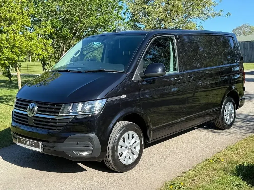 Begagnad VW Transporter Highline 2021 Svart Van