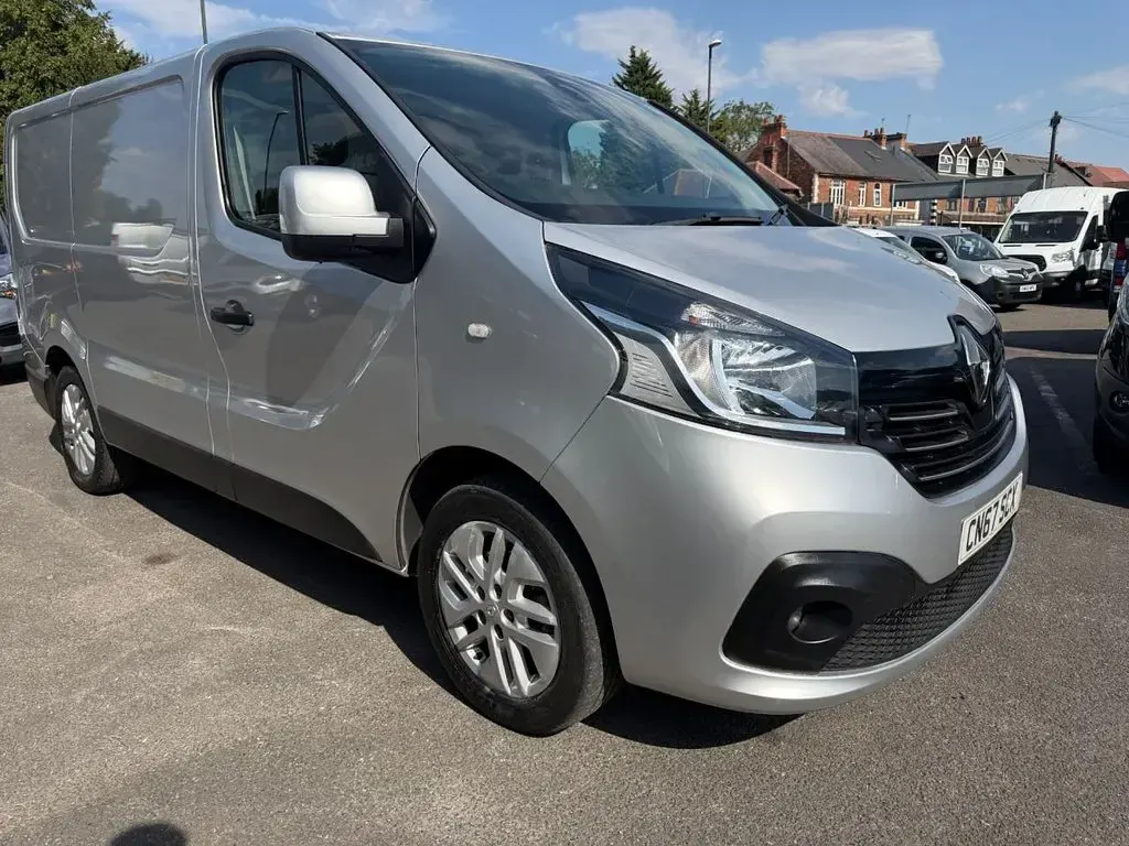 Used Renault Trafic 2017 Silver MPV