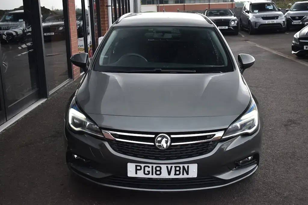 Usado Vauxhall Astra Design Edition 2018 Cinzento Carrinha