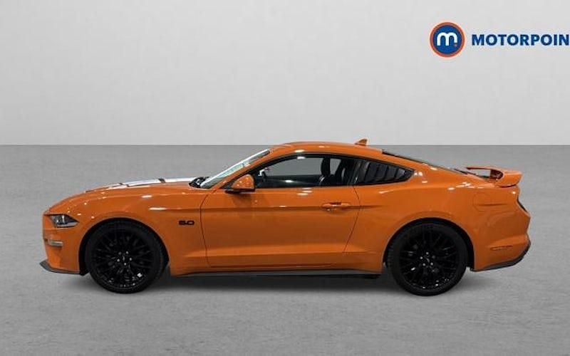 Used Ford Mustang GT 450 HP (330 kW) 2021 Orange Coupe