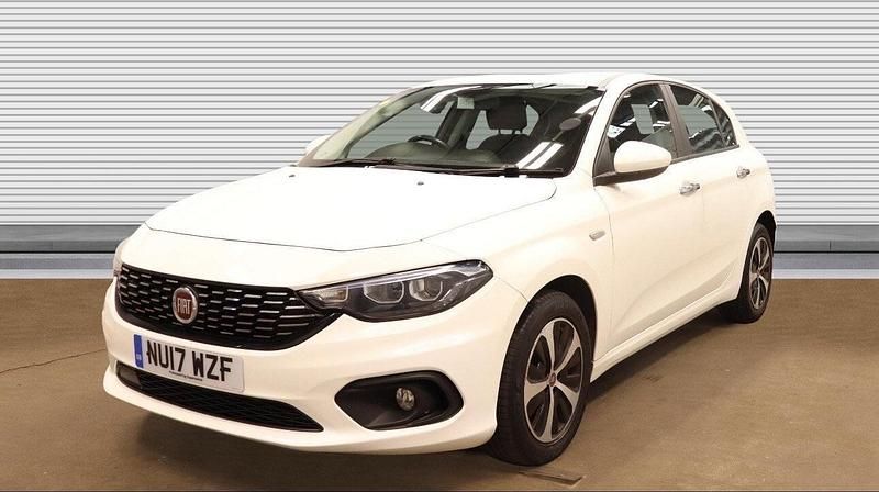 White Used 2017 Fiat Tipo S Hatchback | £5,250 (Fair price) - Image 1/4