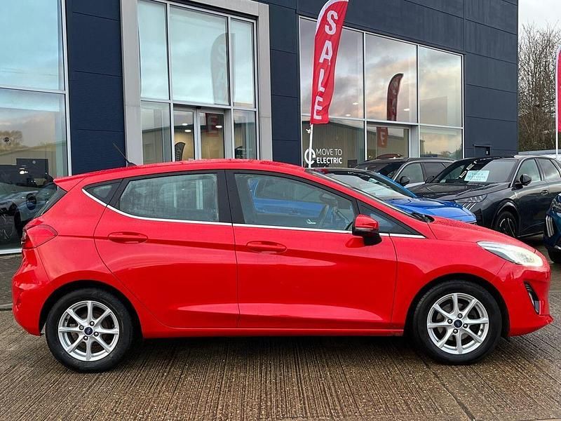 Red Used 2017 Ford Fiesta Zetec Hatchback | £8,495 (Fair price) - Image 1/4