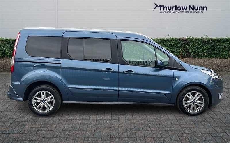 Used Ford Tourneo Titanium 120 HP (88 kW) 2021 Estate