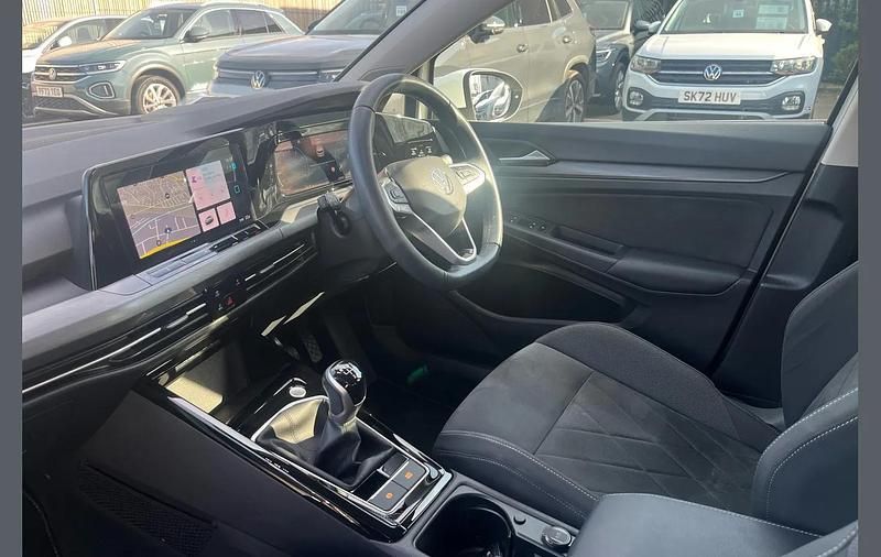 Used VW Golf VIII Edition 130 HP (95 kW) 2023 White Hatchback