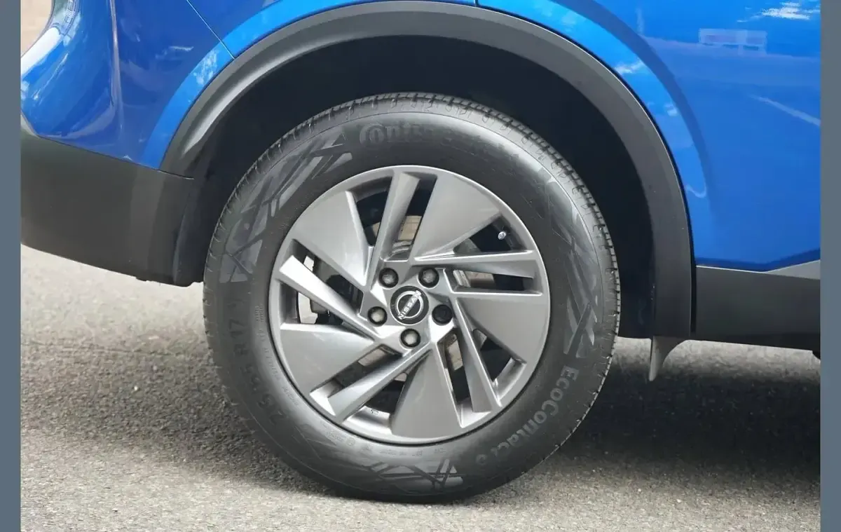 Used Nissan Qashqai Acenta Premium 138 HP (101 kW) 2023 Blue SUV