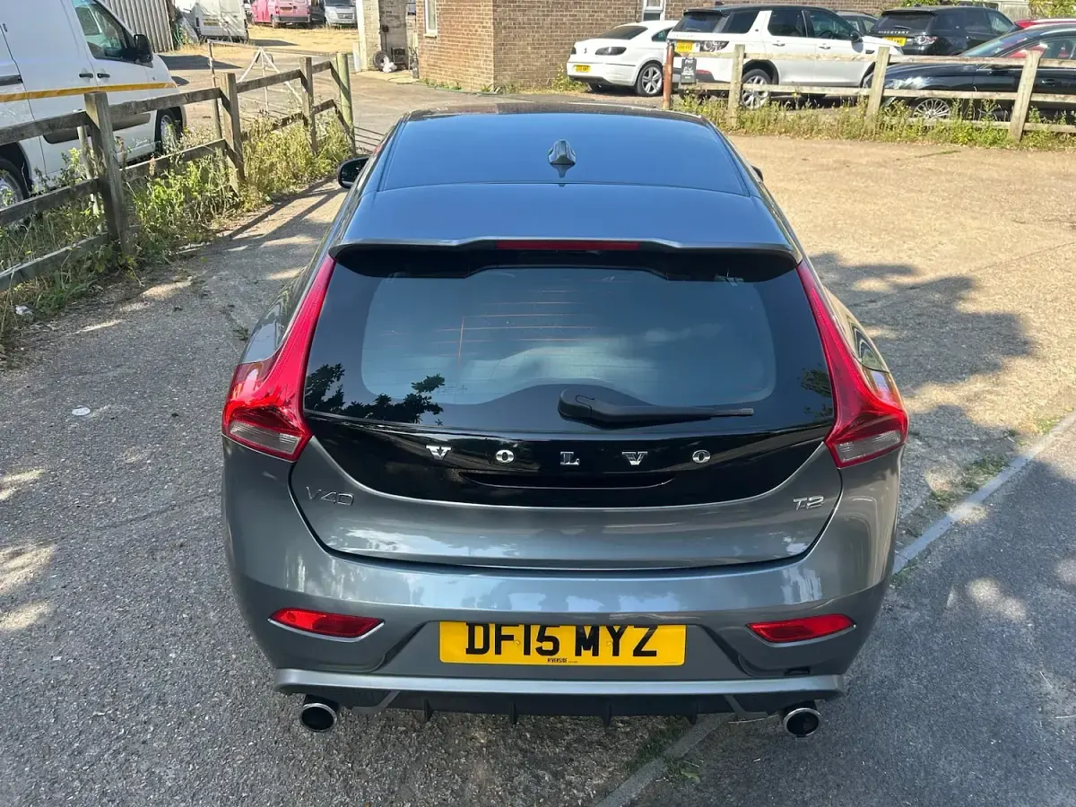 Used Volvo V40 R-Design 122 HP (89 kW) 2015 Grey Hatchback