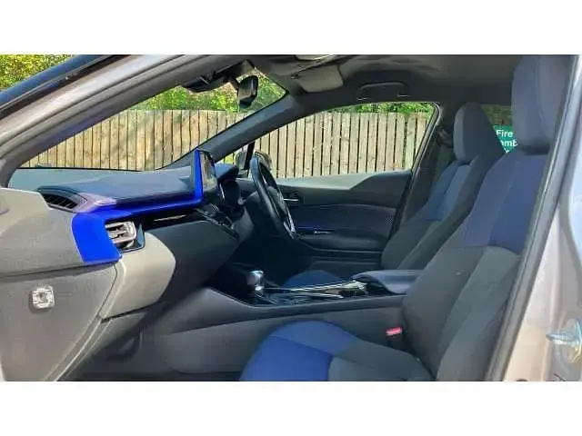 Usado Toyota C-HR 122 HP (89 kW) 2017 Prateado SUV