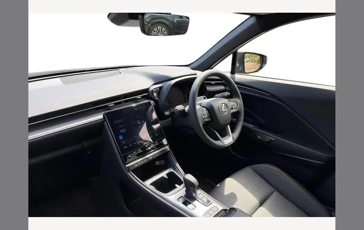 Used Lexus LBX 136 HP (100 kW) 2026 Grey SUV