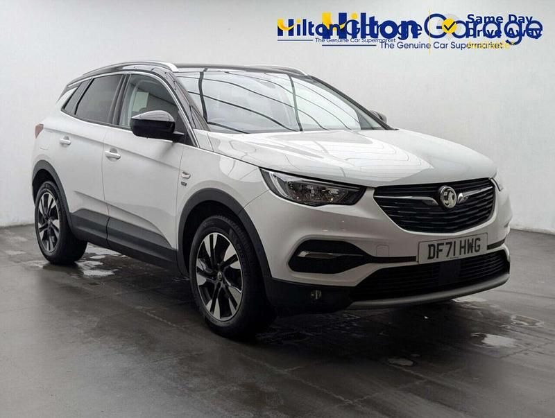 Used Vauxhall Grandland X Edition 131 HP (96 kW) 2021 White SUV