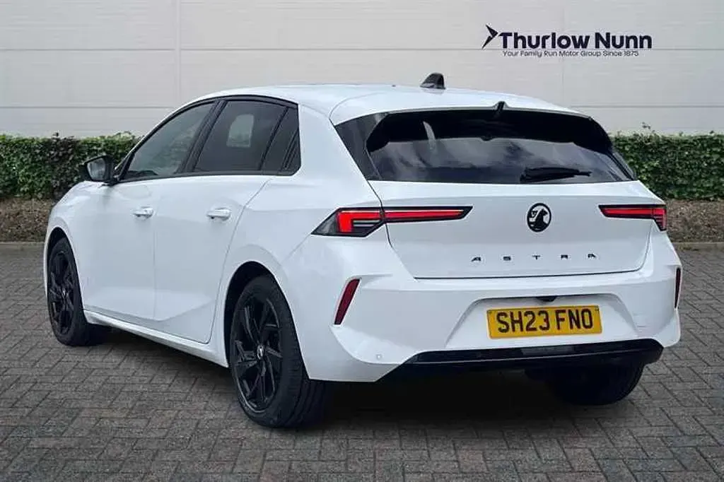 Used Vauxhall Astra S 130 HP (95 kW) 2023 White Hatchback