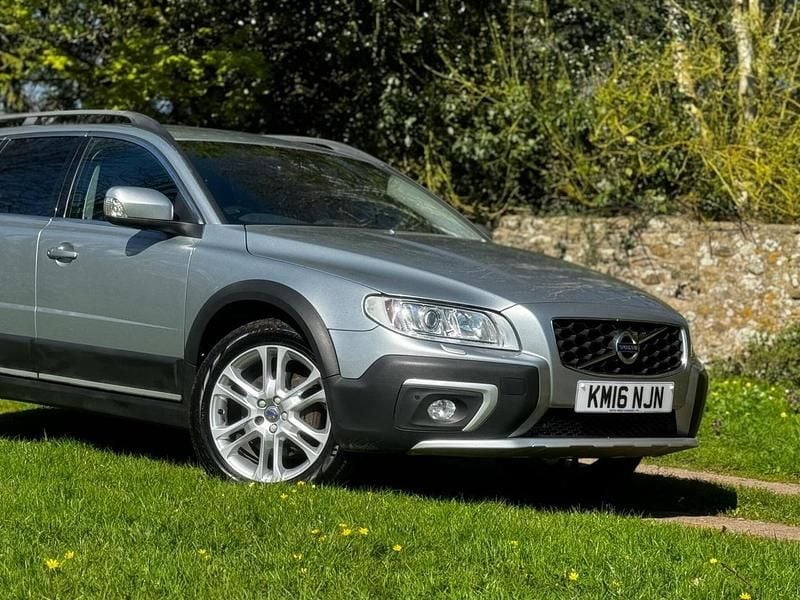 Usado Volvo XC70 SE Lux 179 CV (131 kW) 2016 Gris Familiar