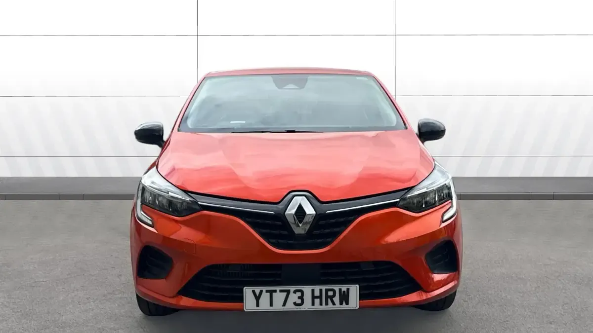 Used Renault Clio Evolution 90 HP (66 kW) 2023 Orange Hatchback