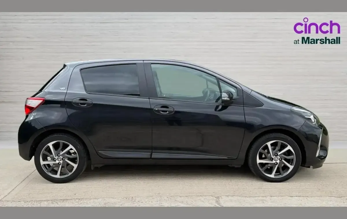 Used Toyota Yaris 109 HP (80 kW) 2019 Black Hatchback
