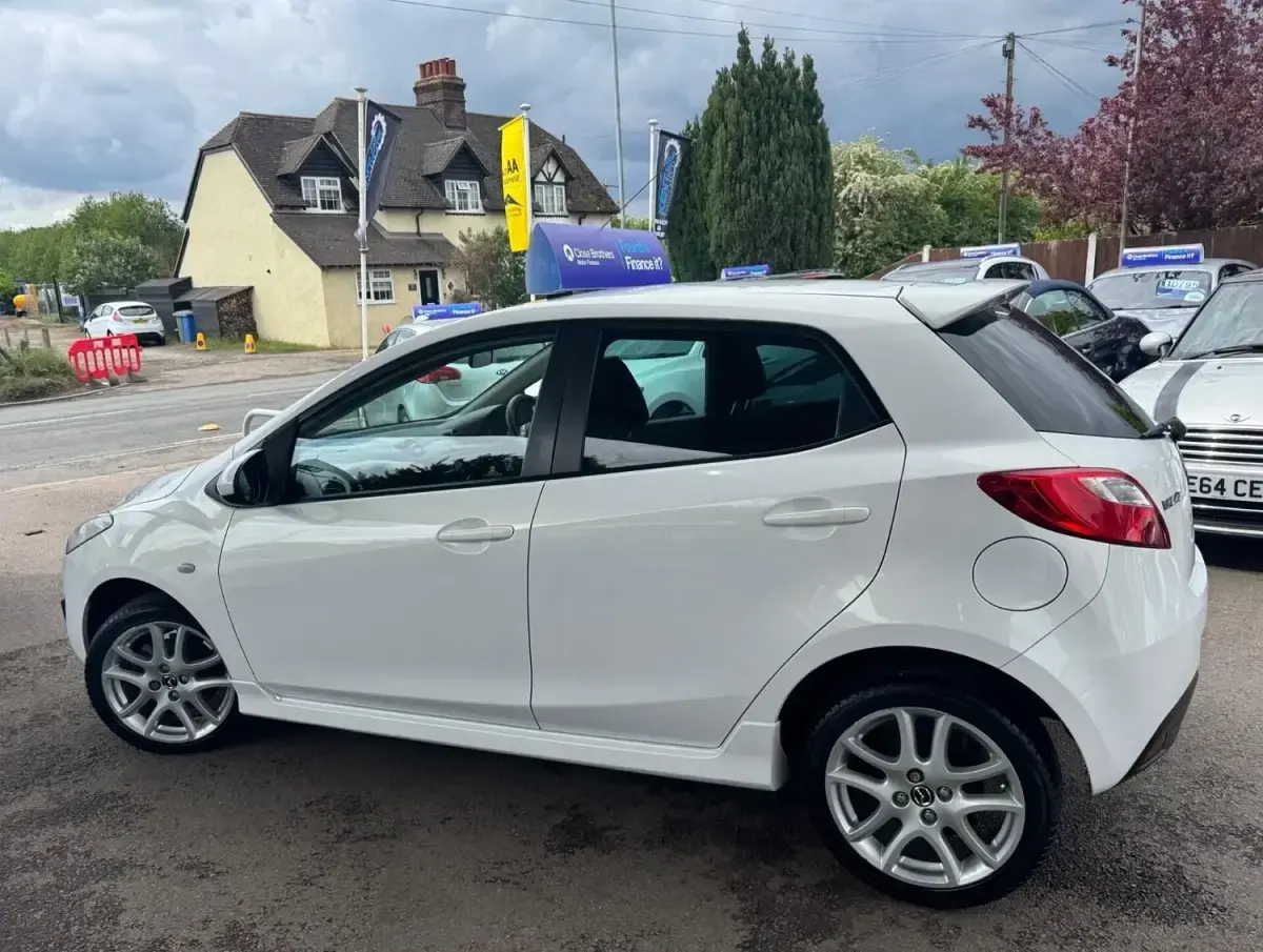 Usado Mazda 2 2012 Branco Citadino
