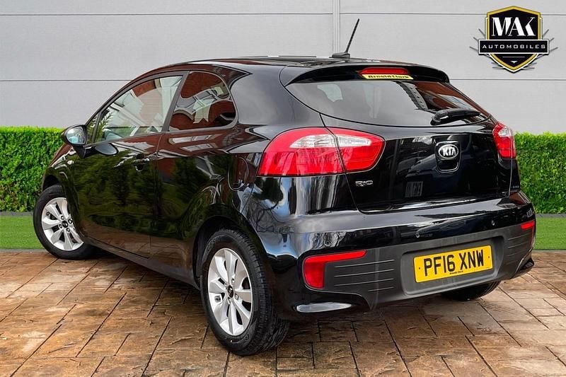 Used Kia Rio 84 HP (61 kW) 2016 Black Hatchback