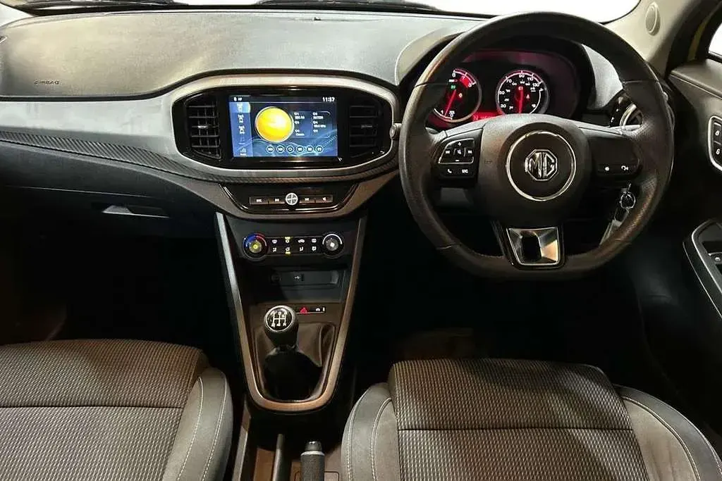 Used MG MG3 Excite 106 HP (77 kW) 2019 Yellow Hatchback
