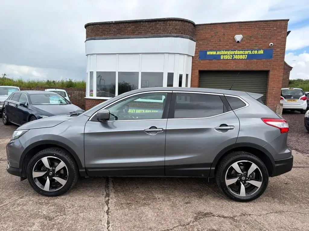 Used Nissan Qashqai N-TEC 110 HP (80 kW) 2015 Grey SUV