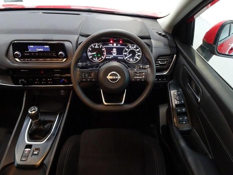 Used Nissan Qashqai S 140 HP (102 kW) 2022 Red SUV