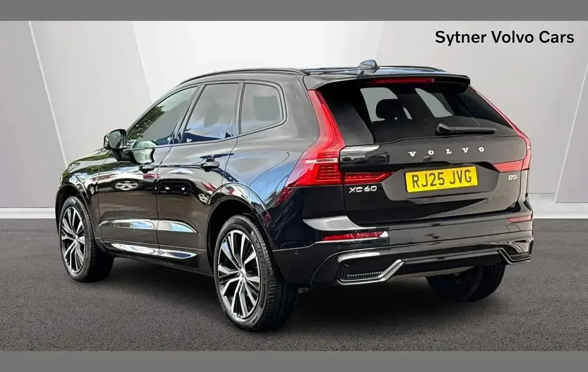 Usado Volvo XC60 Plus 247 HP (181 kW) 2025 Preto SUV