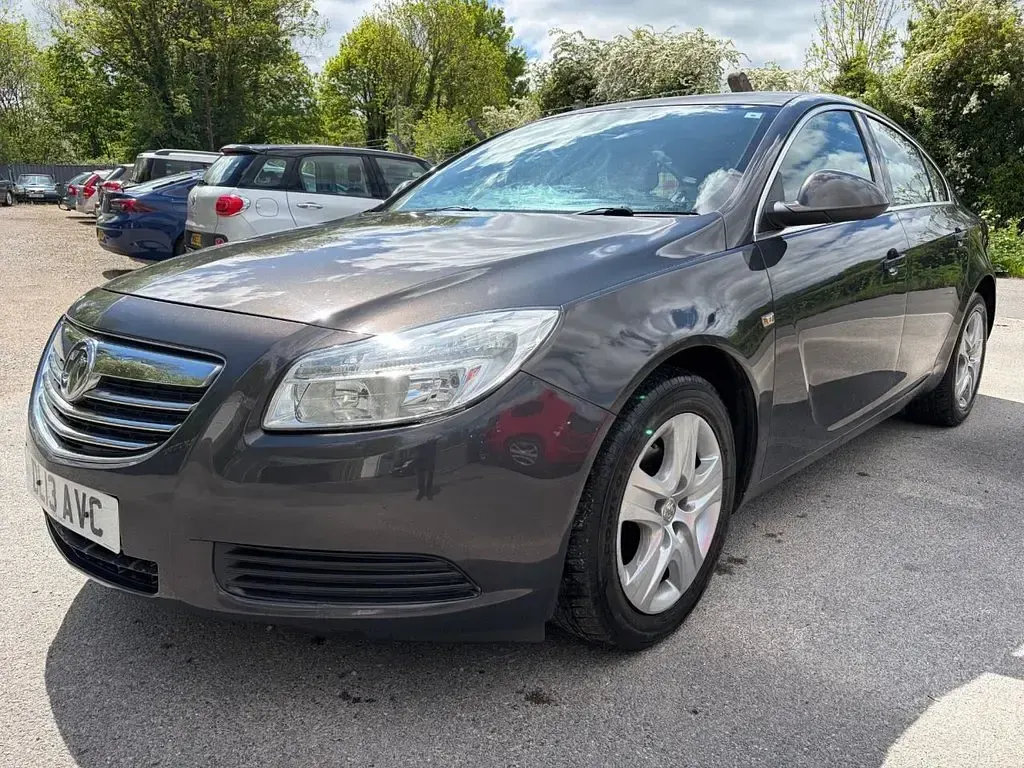Used Vauxhall Insignia 140 HP (102 kW) 2013 Grey Hatchback