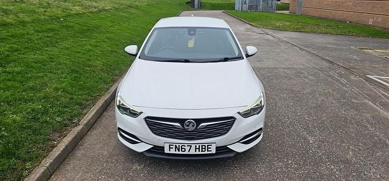 Używany Vauxhall Insignia Sport 167 KM (122 kW) 2017 Biały Hatchback
