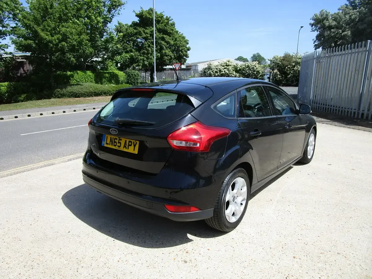 Used Ford Focus Style 120 HP (88 kW) 2015 Black Hatchback