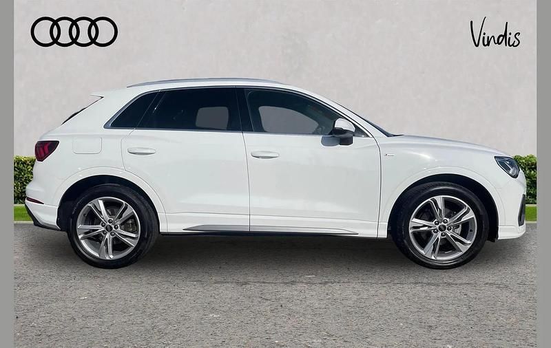 Used Audi Q3 S-Line 150 HP (110 kW) 2023 White SUV