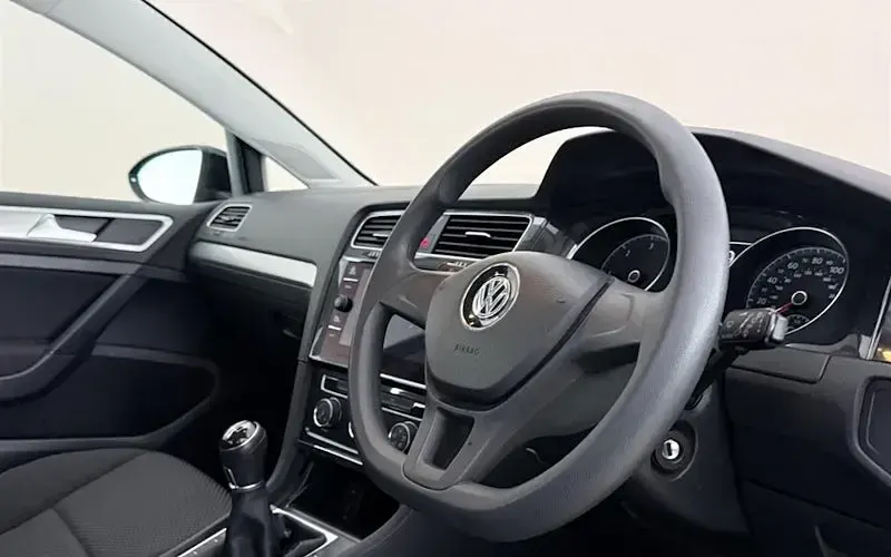 Used VW Golf VII S 116 HP (85 kW) 2019 Black Hatchback