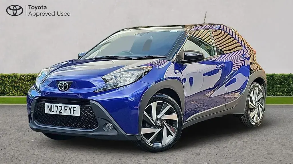 Used Toyota Aygo X 72 HP (52 kW) 2022 Juniper blue SUV