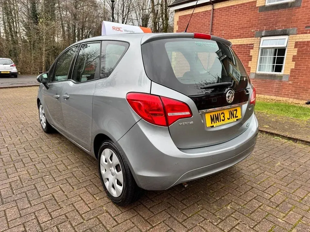 Used Vauxhall Meriva 110 HP (80 kW) 2013 Silver MPV
