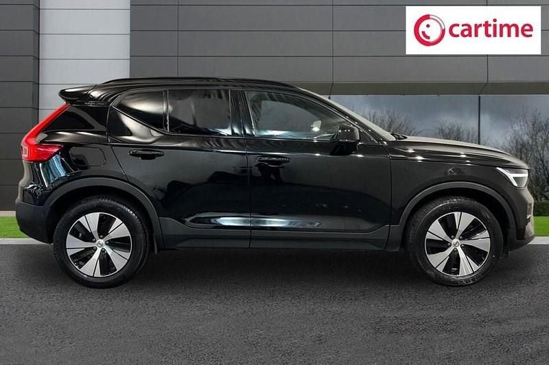 Begagnad Volvo XC40 Plus 2022 Svart SUV