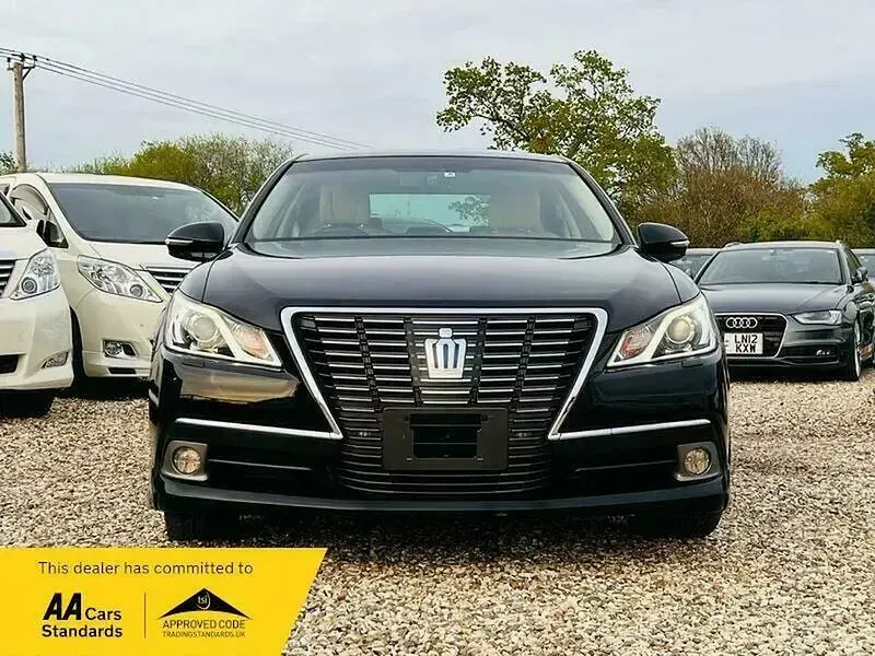 Used Toyota Crown 178 HP (130 kW) 2013 Black Sedan