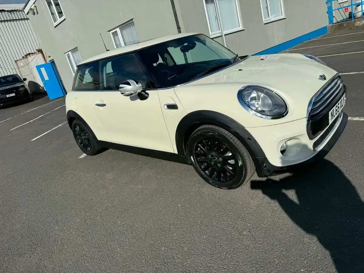 Used Mini Cooper Hatch 136 HP (100 kW) 2015 White Hatchback