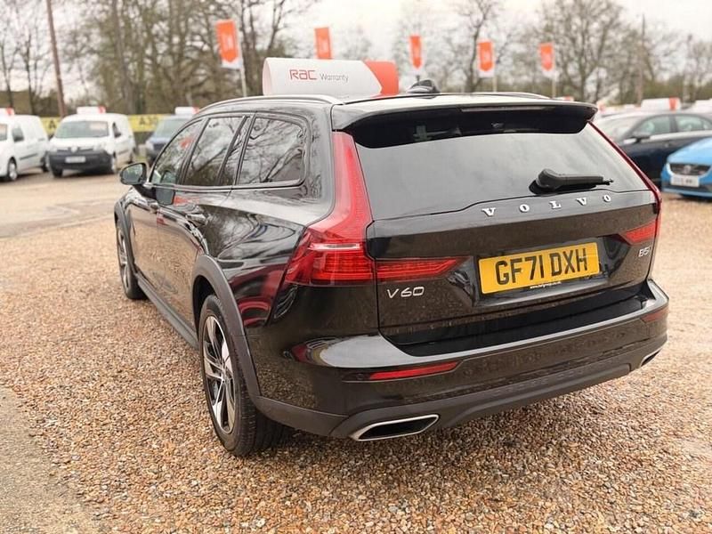 Used Volvo V60 CC 250 HP (183 kW) 2021 Black Estate