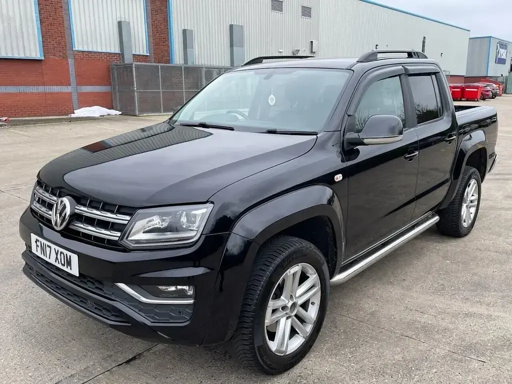 Begagnad VW Amarok Highline 2017 Svart Pickup