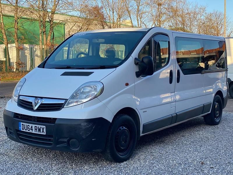 Used Vauxhall Vivaro 115 HP (84 kW) 2014 White MPV