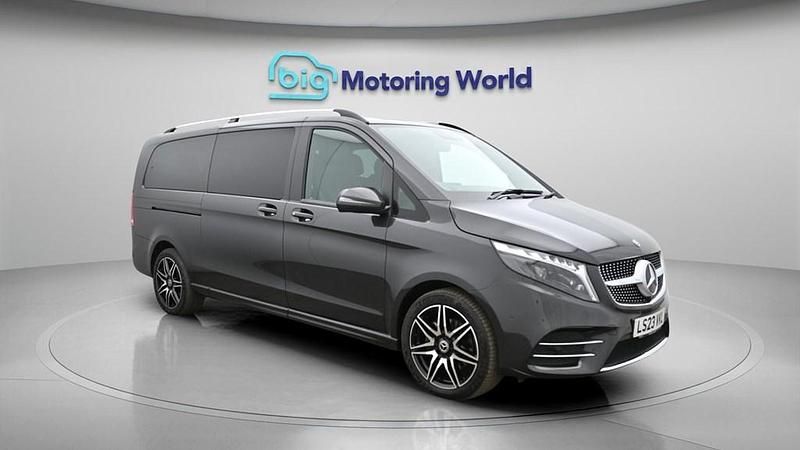Used Mercedes V300 AMG line 237 HP (174 kW) 2023 Grey MPV