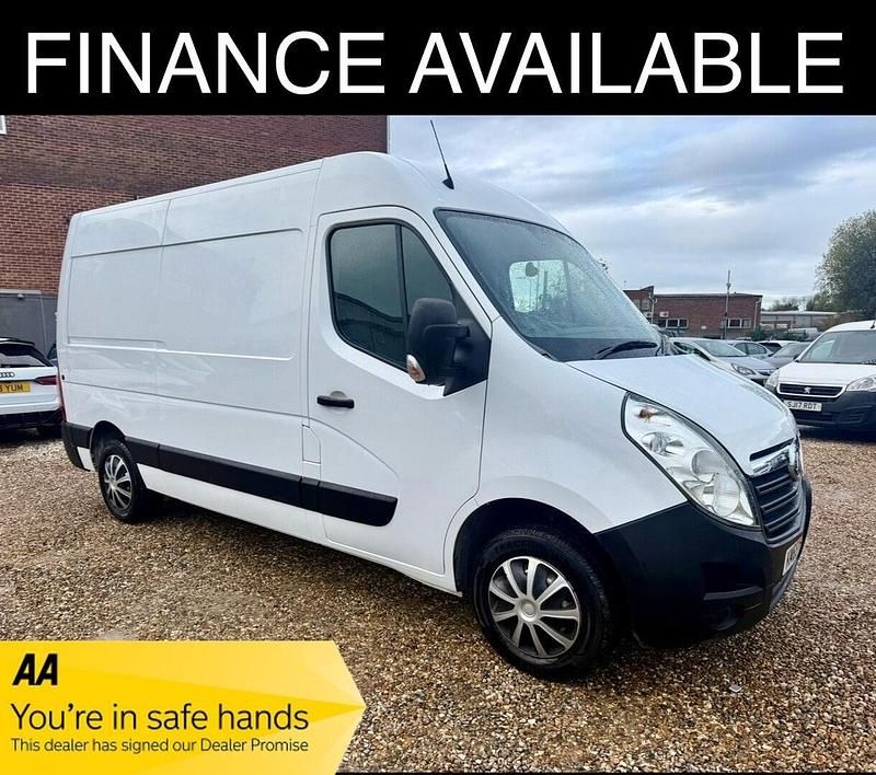 White Used 2019 Vauxhall Movano MPV | £8,495 (Fair price) - Image 1/3