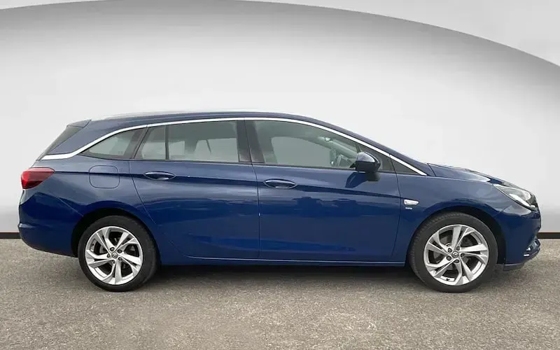 Used Vauxhall Astra SRi 150 HP (110 kW) 2019 Blue Estate