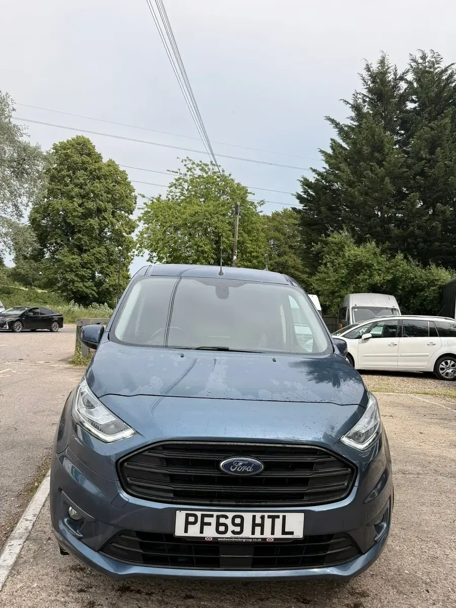 Used Ford Transit Connect Limited 2019 Blue MPV
