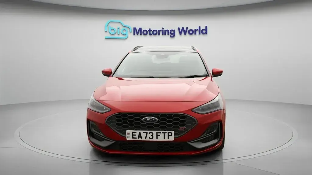 Usado Ford Focus ST 280 HP (205 kW) 2023 Vermelho Carrinha